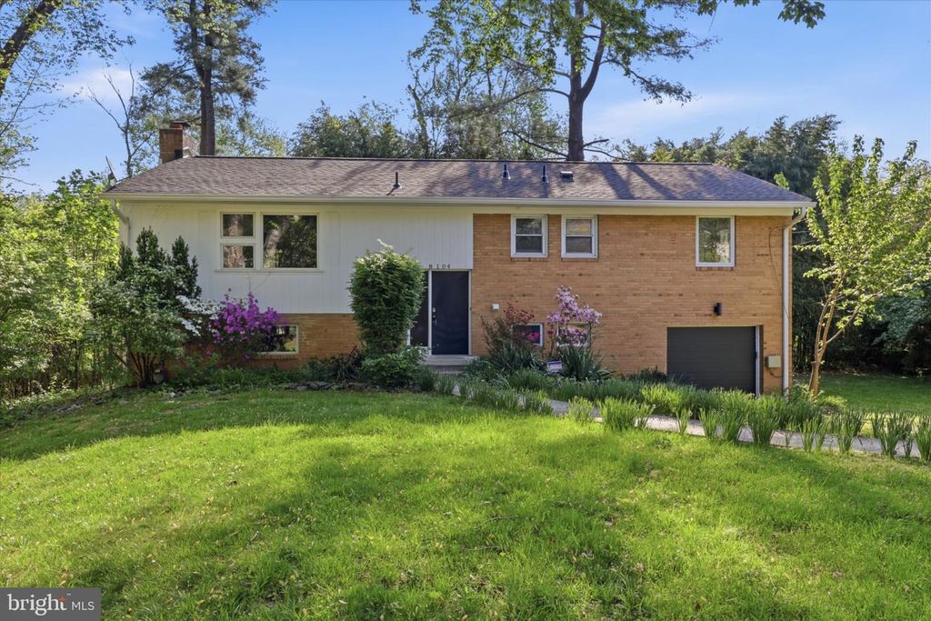 8104 HAWTHORNE CT, Bethesda, MD 20817