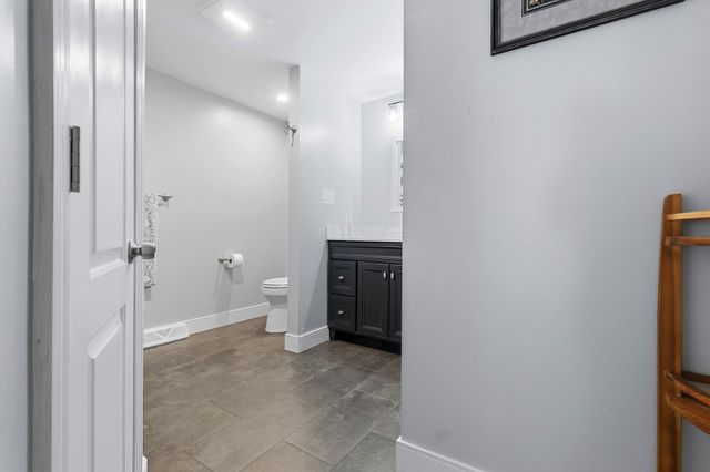 182 S Main Street, Newton, NH 03858