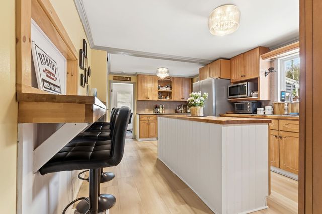 182 S Main Street, Newton, NH 03858