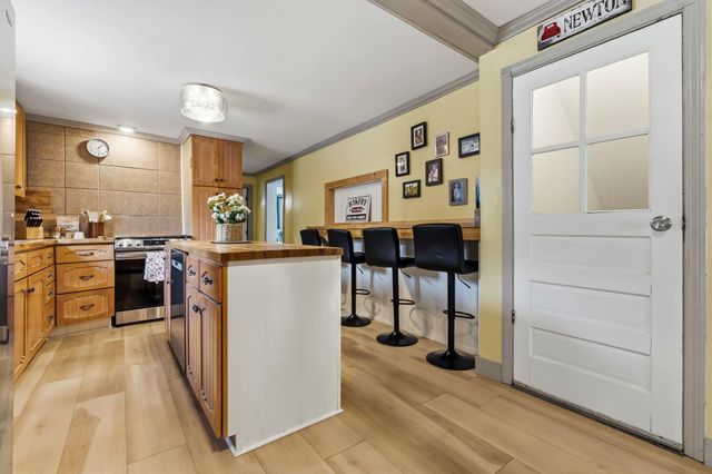 182 S Main Street, Newton, NH 03858