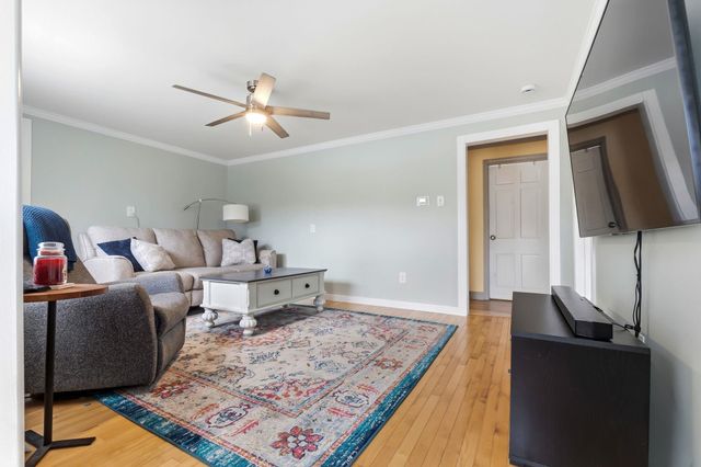 182 S Main Street, Newton, NH 03858