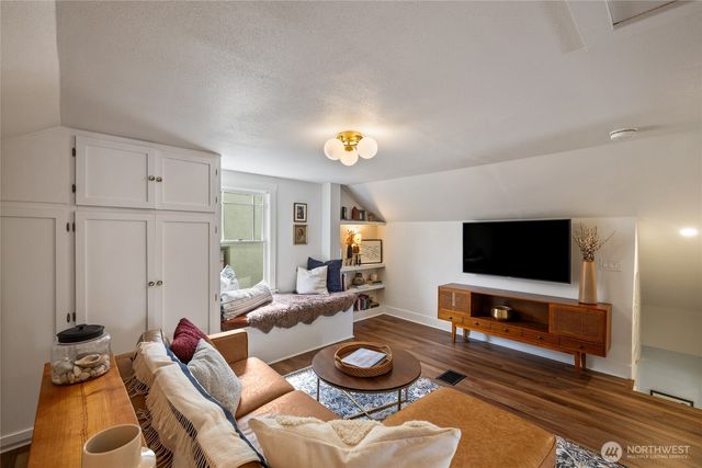920 N Sheridan Avenue, Tacoma, WA 98403