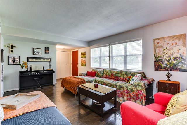 326 E Westview Terrace, Arlington, TX 76013
