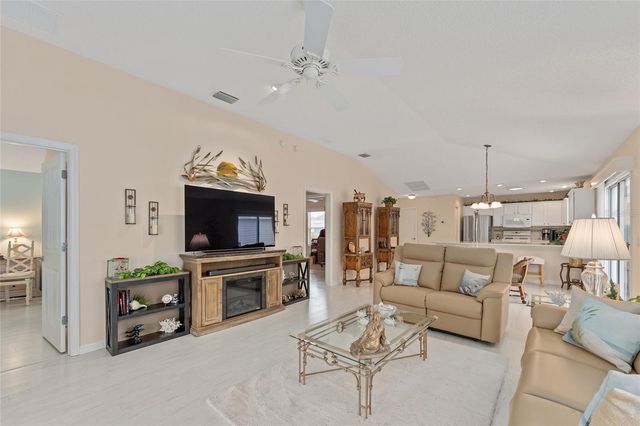 585 LACY PLACE, The Villages, FL 32162