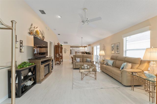 585 LACY PLACE, The Villages, FL 32162