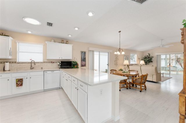 585 LACY PLACE, The Villages, FL 32162