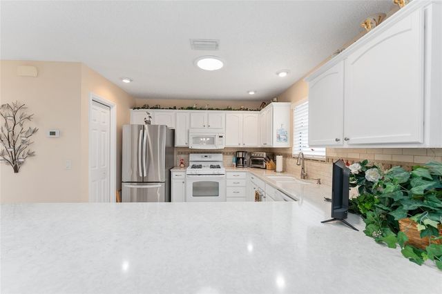 585 LACY PLACE, The Villages, FL 32162