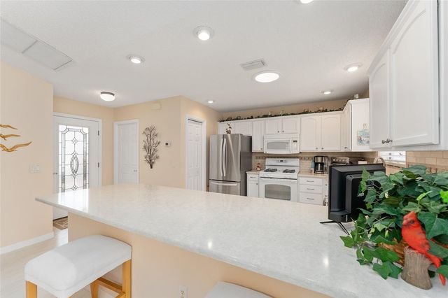 585 LACY PLACE, The Villages, FL 32162