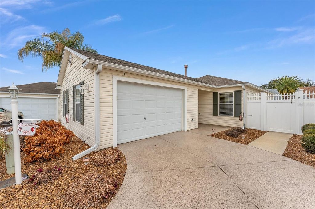 585 LACY PLACE, The Villages, FL 32162