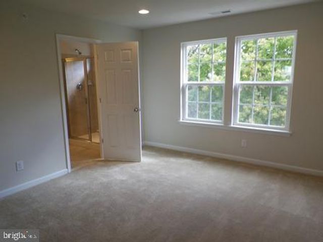 1720 BEACON LN, Warrington, PA 18976