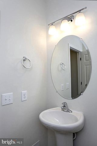 1720 BEACON LN, Warrington, PA 18976