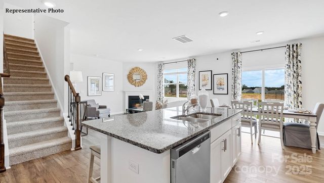 5536 Pamplona Way, Charlotte, NC 28214