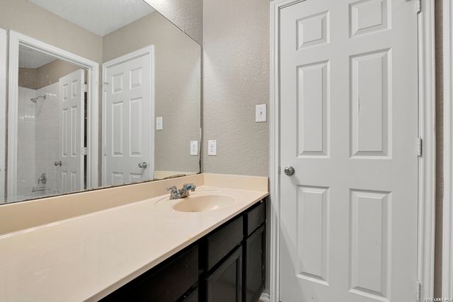 10326 Floore Hollow, San Antonio, TX 78254