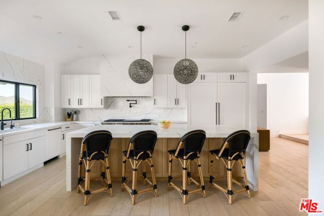 1396 Kingsboro Court, Westlake Village, CA 91362