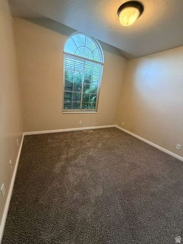 721 W 1960 N, Clinton, UT 84015