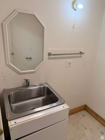 721 W 1960 N, Clinton, UT 84015