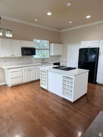721 W 1960 N, Clinton, UT 84015