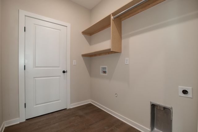 5513 N Sandkey Cir, Wichita, KS 67204