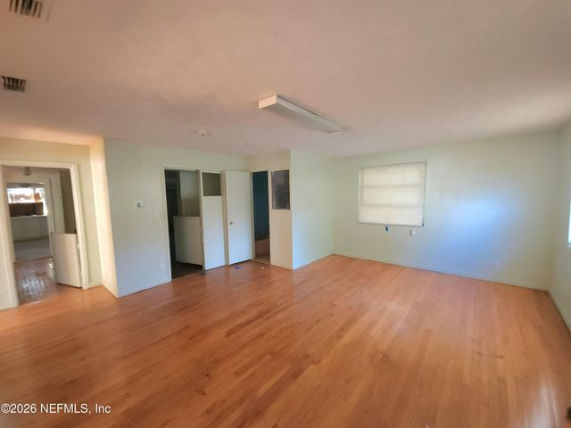 930 CESERY Boulevard, Jacksonville, FL 32211