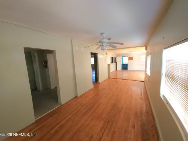 930 CESERY Boulevard, Jacksonville, FL 32211