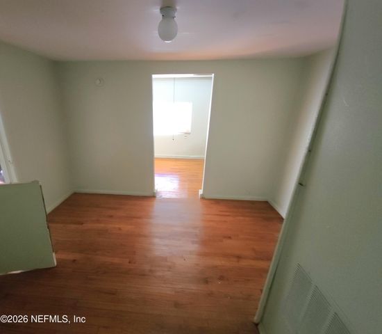 930 CESERY Boulevard, Jacksonville, FL 32211