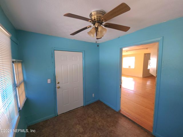 930 CESERY Boulevard, Jacksonville, FL 32211