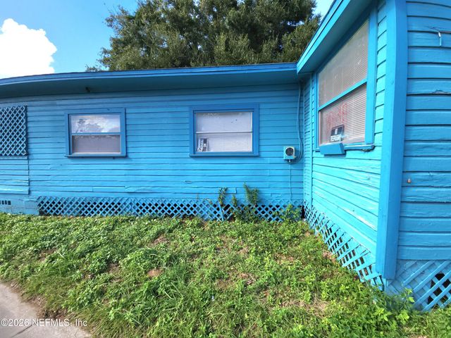 930 CESERY Boulevard, Jacksonville, FL 32211