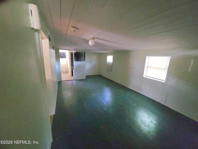 930 CESERY Boulevard, Jacksonville, FL 32211