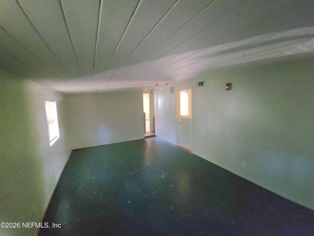 930 CESERY Boulevard, Jacksonville, FL 32211