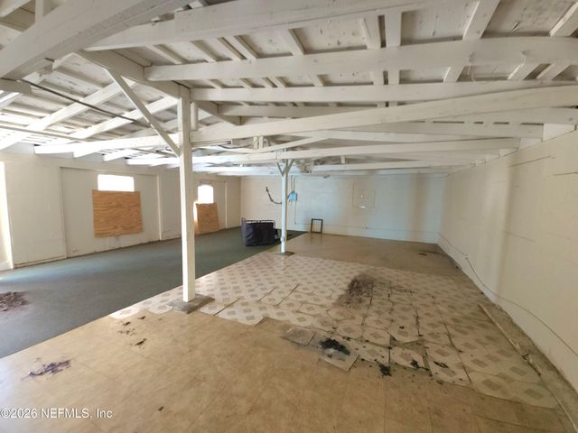 930 CESERY Boulevard, Jacksonville, FL 32211