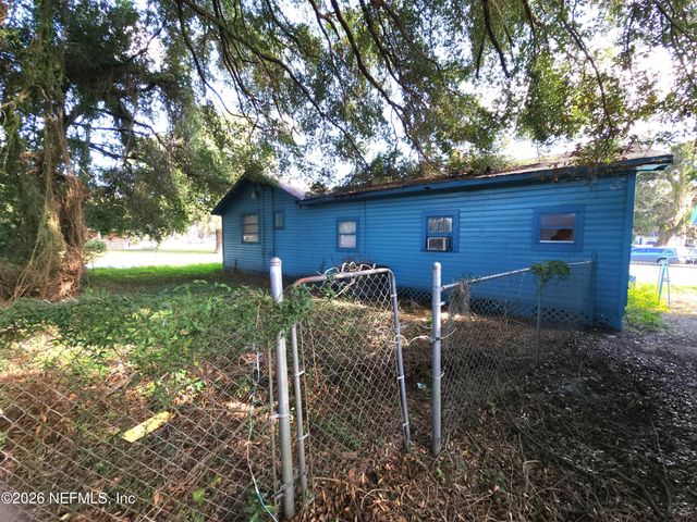 930 CESERY Boulevard, Jacksonville, FL 32211
