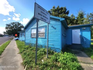 930 CESERY Boulevard, Jacksonville, FL 32211