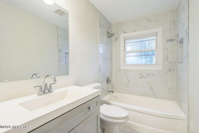 1575 Deer Hollow Drive, Toms River, NJ 08753