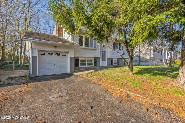 1575 Deer Hollow Drive, Toms River, NJ 08753