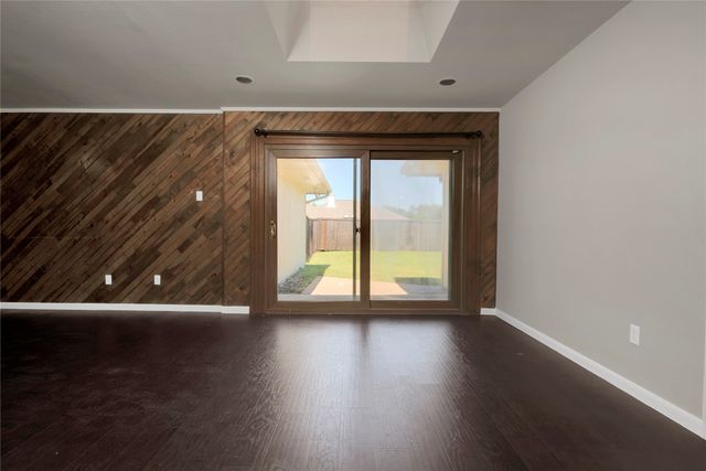 1733 Brighton Drive, Carrollton, TX 75007