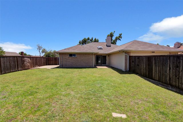 1733 Brighton Drive, Carrollton, TX 75007