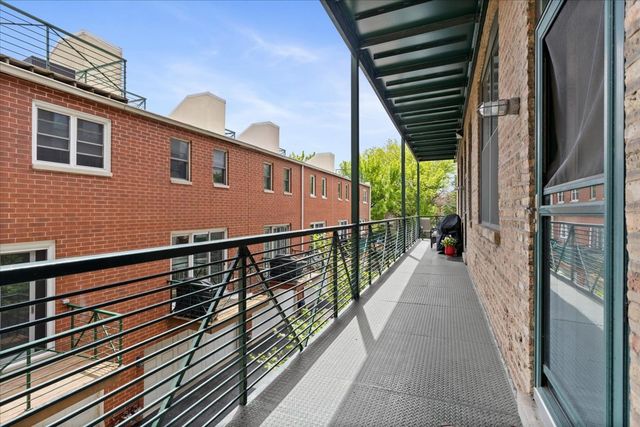 2512 N Bosworth Avenue 208, Chicago, IL 60614