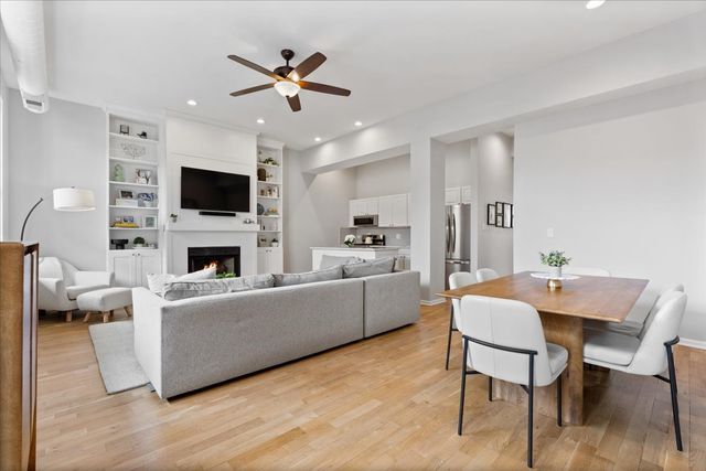 2512 N Bosworth Avenue 208, Chicago, IL 60614