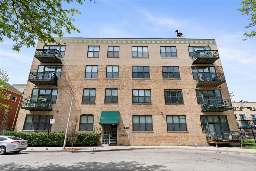 2512 N Bosworth Avenue 208, Chicago, IL 60614
