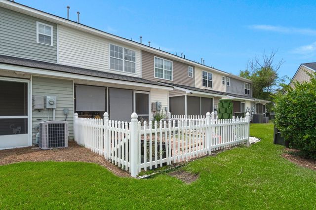 502 Pine Bluff Drive, Summerville, SC 29483