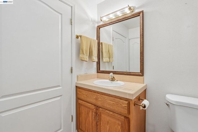5305 Willow Glen Pl, Castro Valley, CA 94546