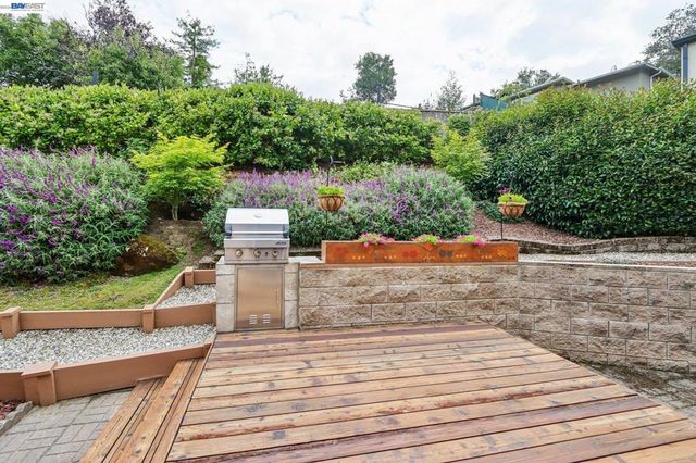 5305 Willow Glen Pl, Castro Valley, CA 94546