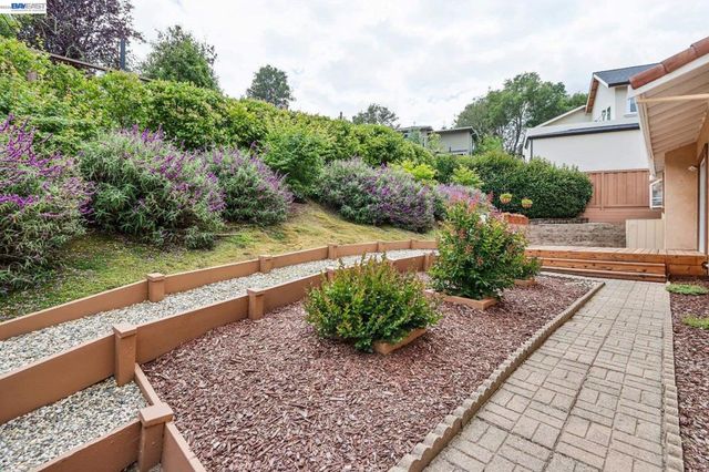 5305 Willow Glen Pl, Castro Valley, CA 94546
