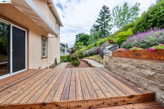 5305 Willow Glen Pl, Castro Valley, CA 94546