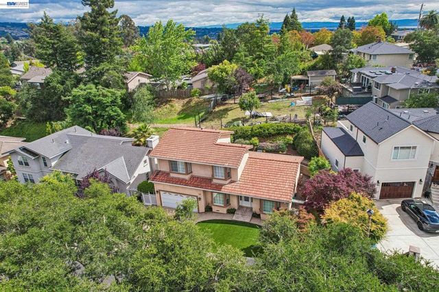 5305 Willow Glen Pl, Castro Valley, CA 94546