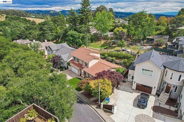 5305 Willow Glen Pl, Castro Valley, CA 94546