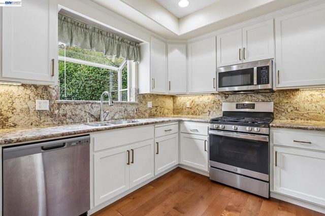 5305 Willow Glen Pl, Castro Valley, CA 94546