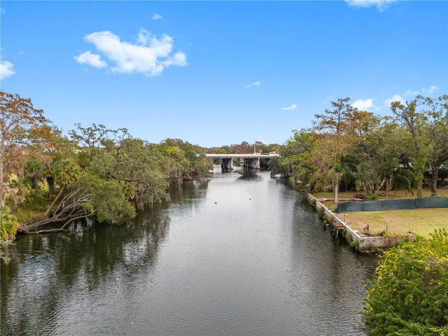 7920 N BRANCH AVENUE, Tampa, FL 33604