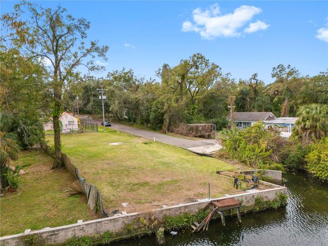 7920 N BRANCH AVENUE, Tampa, FL 33604