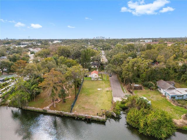 7920 N BRANCH AVENUE, Tampa, FL 33604